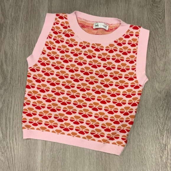 twik Sweaters - 💗3/$15 💗 Women’s XS Twix vest from Simons.  Never worn - NWOT.  Made in Italy.